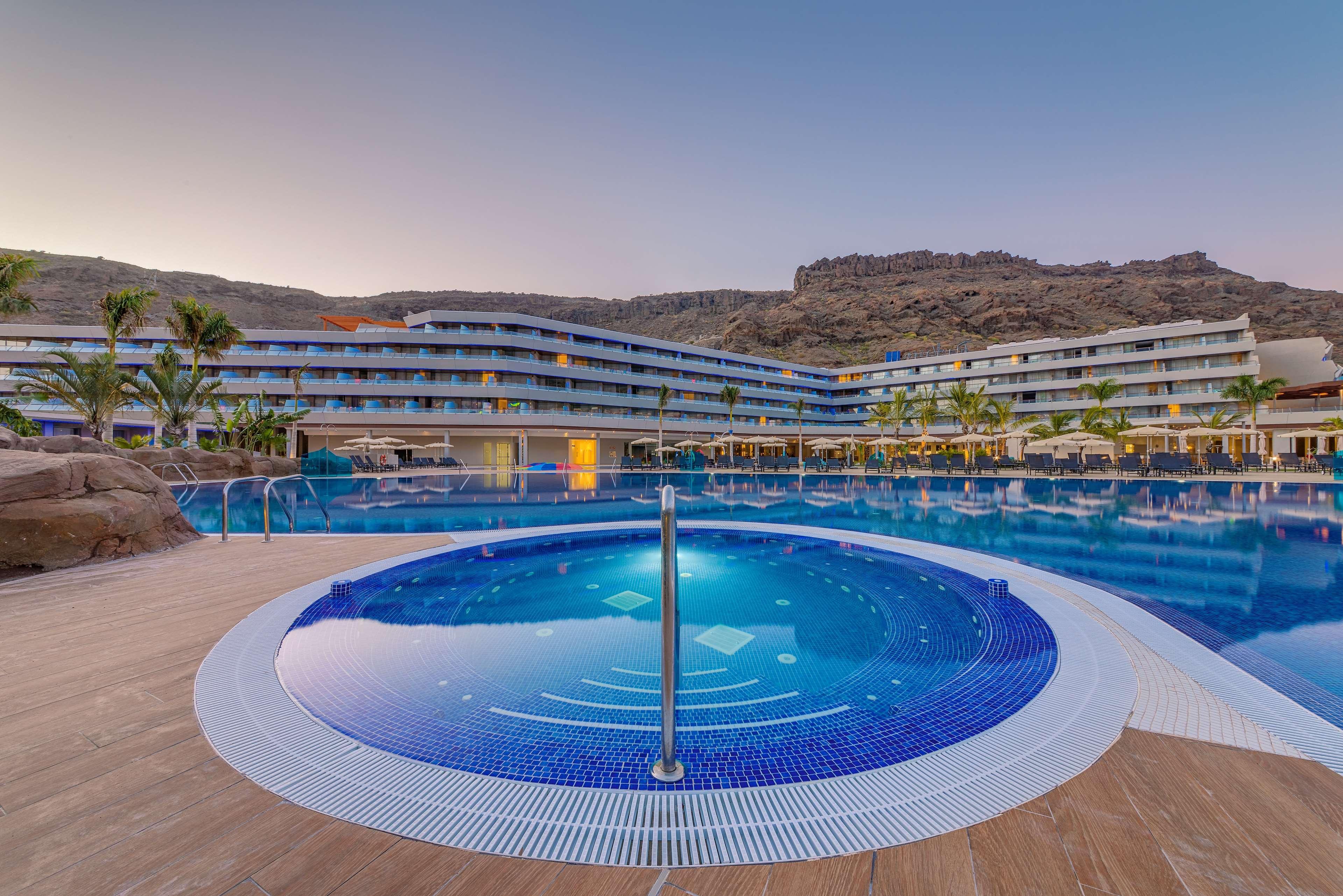 פוארטו דה מוגן Radisson Blu Resort & Spa, Gran Canaria Mogan מראה חיצוני תמונה